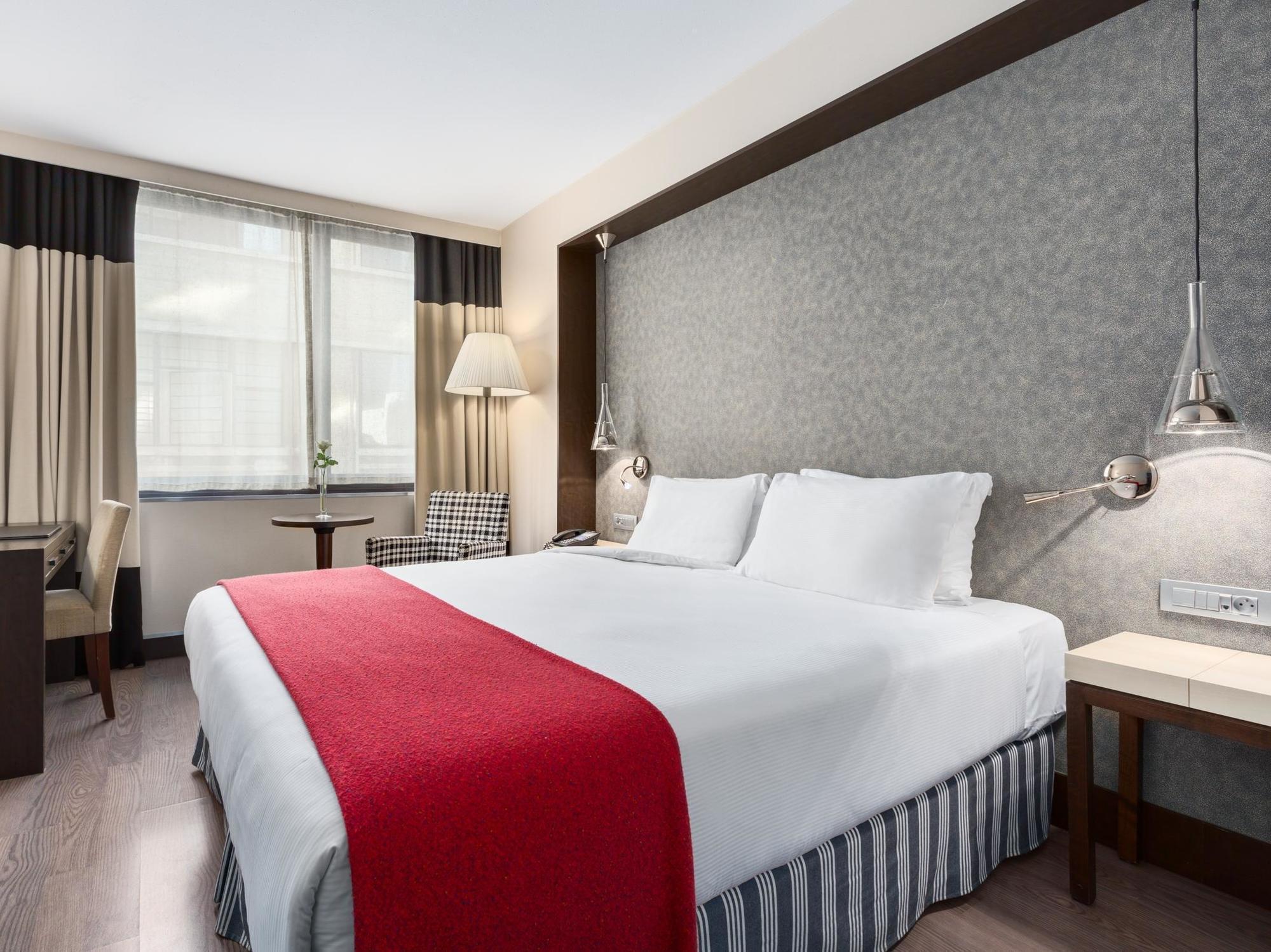 Отель Nh Brussels Louise Saint-Gilles Экстерьер фото
